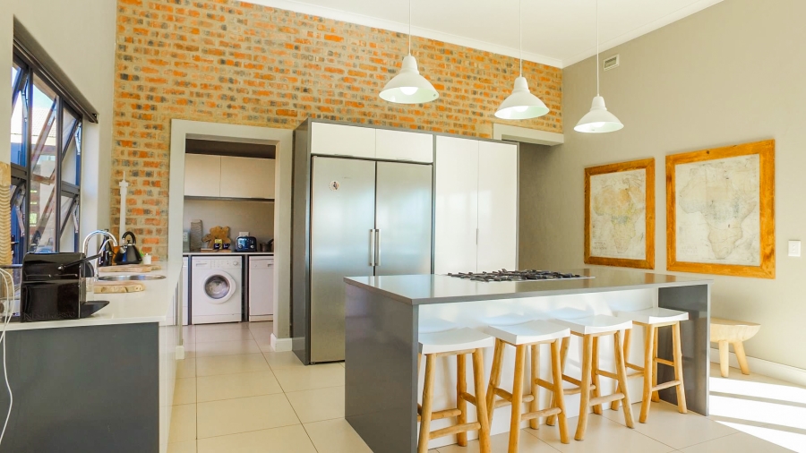 5 Bedroom Property for Sale in The Coves North West